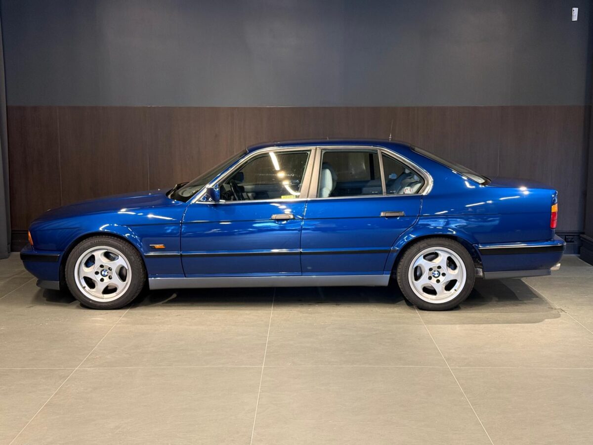 BMW M5 3.8L