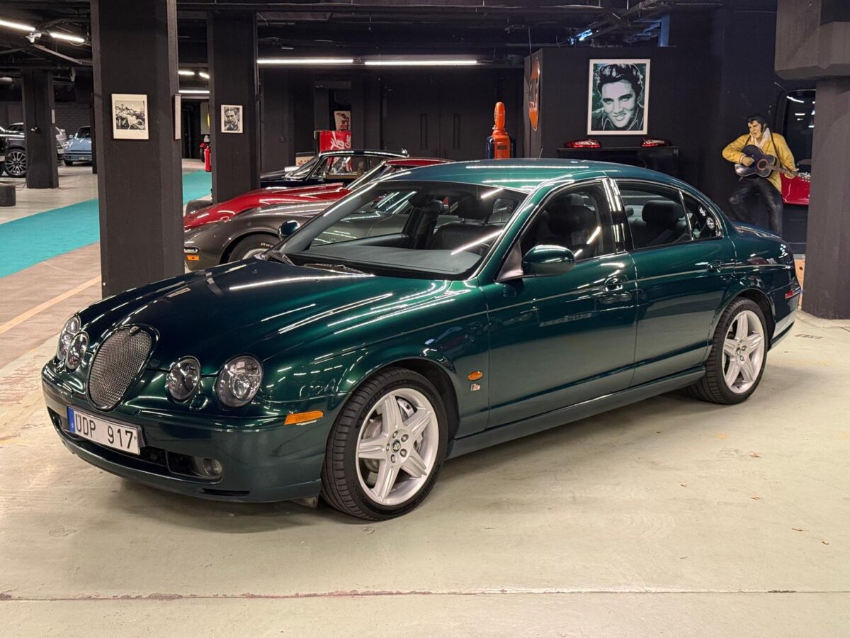 Jaguar S-Type R