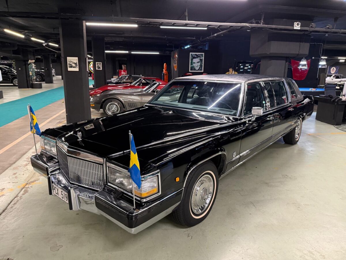 Cadillac Brougham Limousine