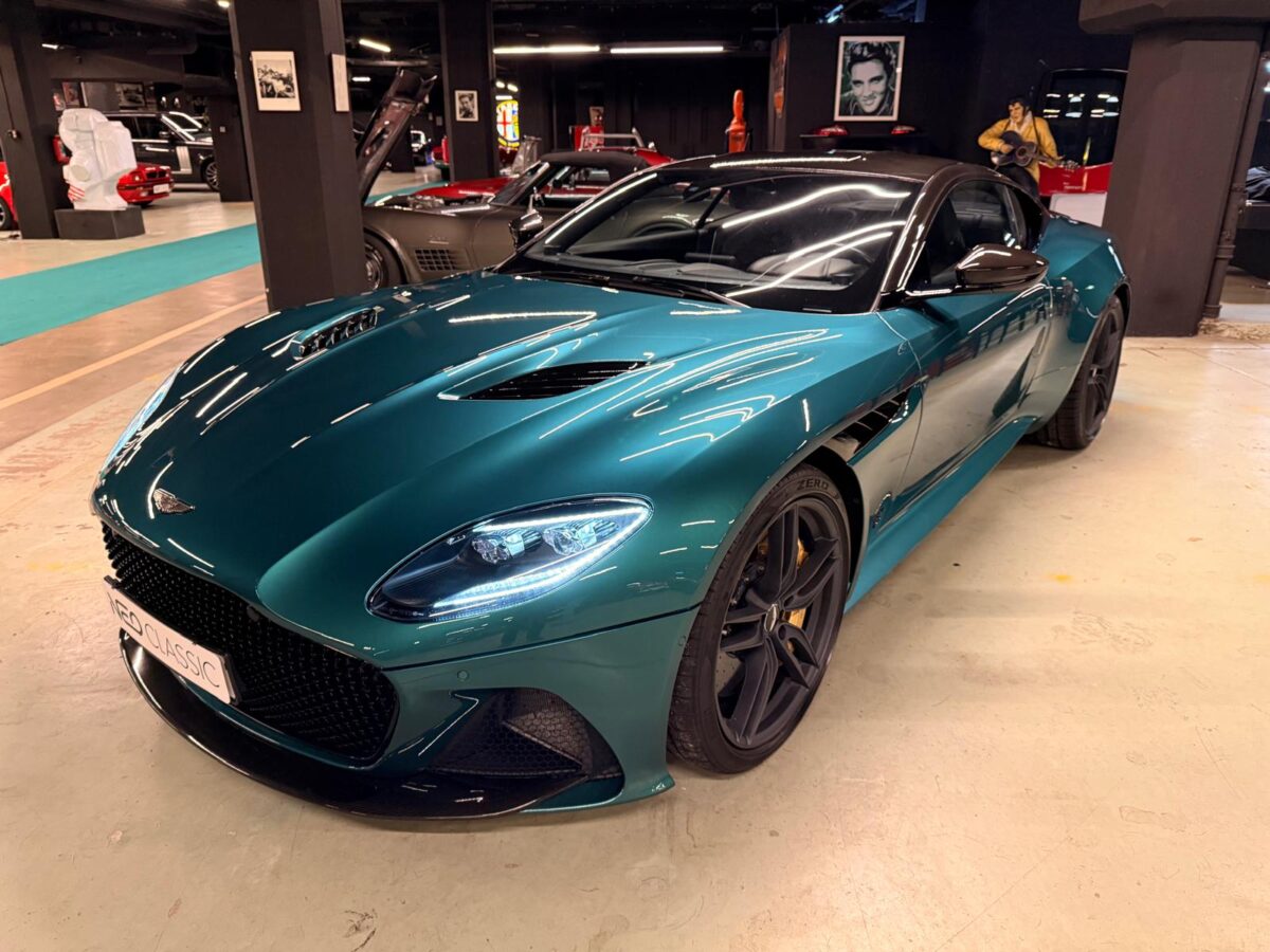 Aston Martin DBS 5.2 V12 Momsbil!