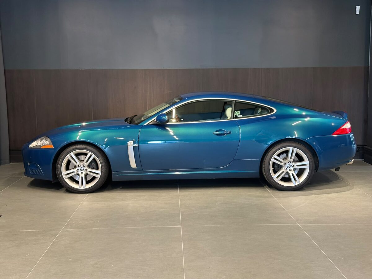 Jaguar XK-R